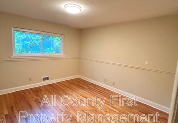 3689 CALUMET DR