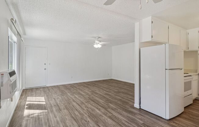 2 beds, 2 baths, 935 sqft, $2,550, Unit 025