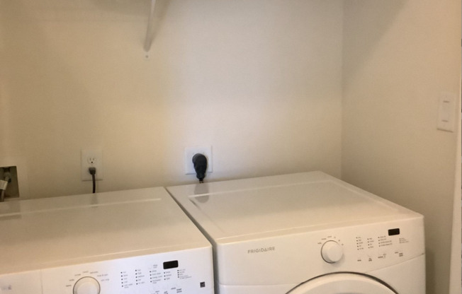 2 beds, 2 baths, 1,329 sqft, $5,340, Unit 527