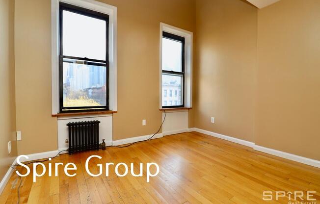 3 beds, 1 bath, $5,000, Unit 4E