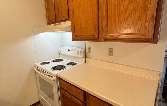 1 bed, 1 bath, $895, Unit 66