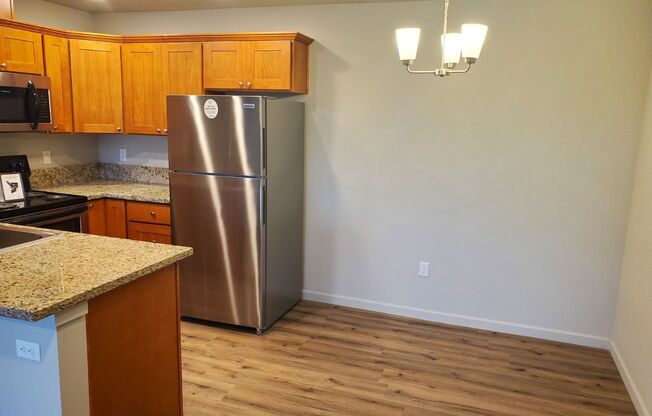 3 beds, 2 baths, 1,210 sqft, $2,550, Unit D-131