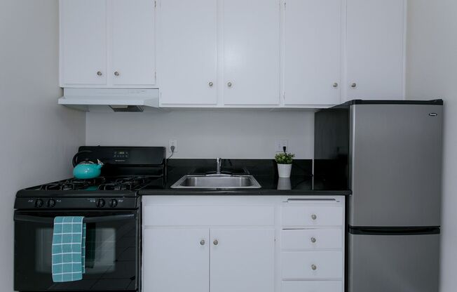 Studio, 1 bath, 444 sqft, $1,495, Unit 04