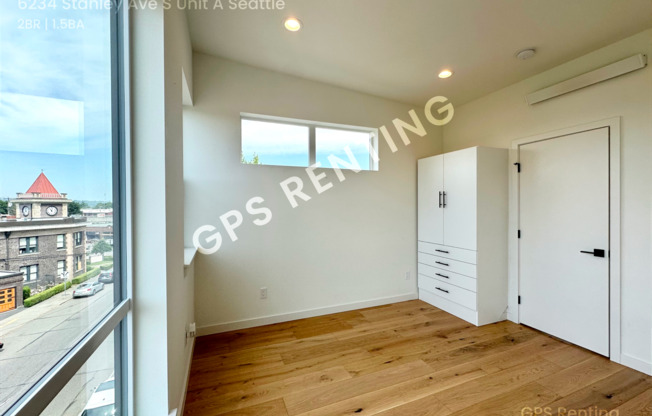 2 beds, 1.5 baths, $2,500