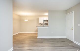 2 beds, 1.5 baths, 921 sqft, $975, Unit 902