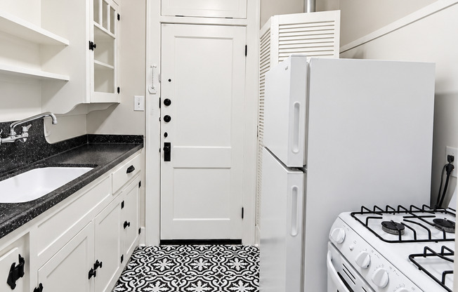 1 bed, 1 bath, $1,095, Unit B2618