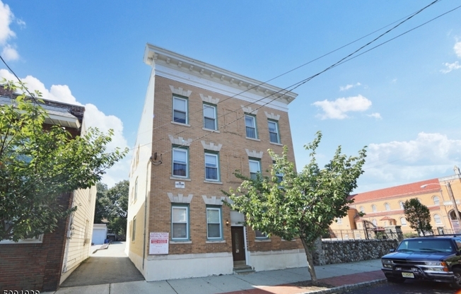 84 PINE ST
