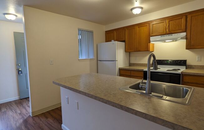 2 beds, 1 bath, 750 sqft, $1,425, Unit 26