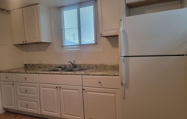 2 beds, 1 bath, $1,600, Unit # 2