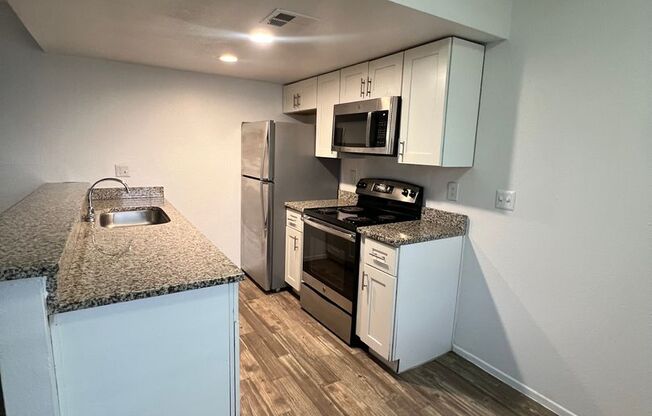 2 beds, 1 bath, 726 sqft, $1,359, Unit 223