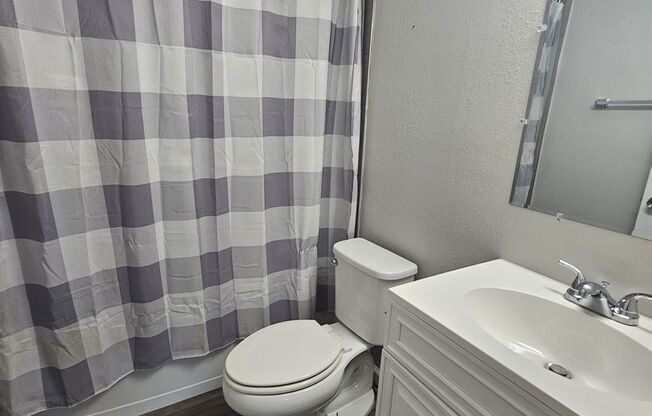 2 beds, 1 bath, $850, Unit 2751 Apt 7