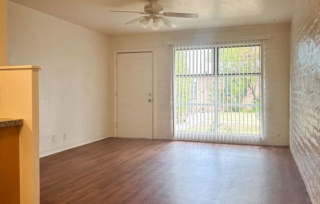 1 bed, 1 bath, 700 sqft, $1,050