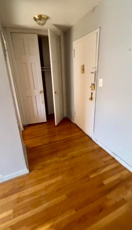 210 W 251 ST