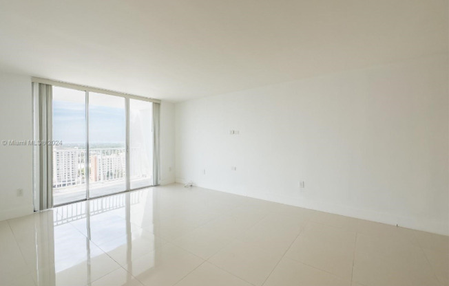 2851 NE 183rd St Apt 1818