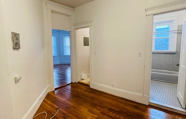 2 beds, 1 bath, 595 sqft, $3,200, Unit 46