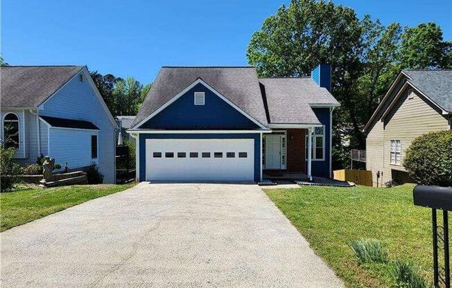 Renter's Dream - Open Floorplan 4 bedroom in Kennesaw