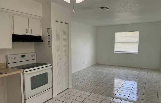 Beautiiful Palm Gardens 2 bedroom, 1 bath Condo in St Cloud