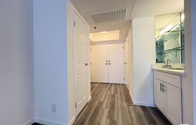 1 bed, 1.5 baths, 1,207 sqft, $4,195, Unit 804