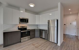 2 beds, 1 bath, $2,400, Unit 4A