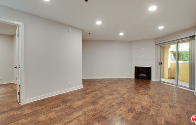 2 beds, 2 baths, 1,016 sqft, $4,021, Unit 256