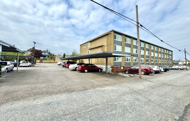 Studio, 1 bath, 350 sqft, $1,000, Unit 109