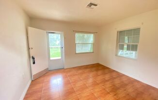 2 beds, 1 bath, $1,400