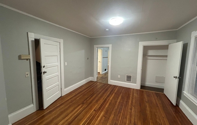 2 beds, 1 bath, 1,000 sqft, $2,400, Unit 2