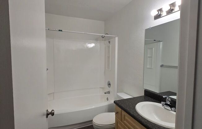 2 beds, 1.5 baths, 840 sqft, $2,295, Unit 648 - 49