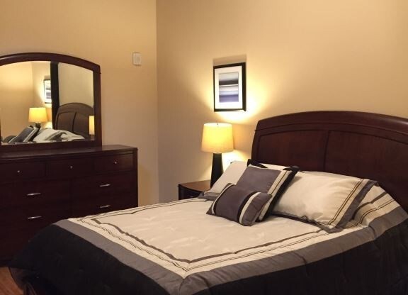 2 beds, 1 bath, 1,724 sqft, $2,915, Unit O2