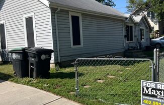 Florence 3 bed 2 bath $1350, fully fenced yard, off street parking