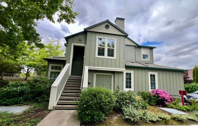 Spectacular 2 BD* 2BA* Townhome Located In Orenco Station! In Hillsboro *Club House*Pool*Gym!*