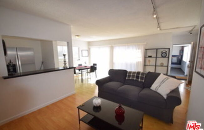 2 beds, 2 baths, $4,200, Unit PH