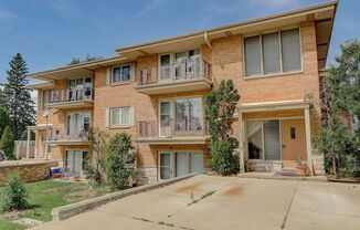 3504/3512 W. Lakefield Drive