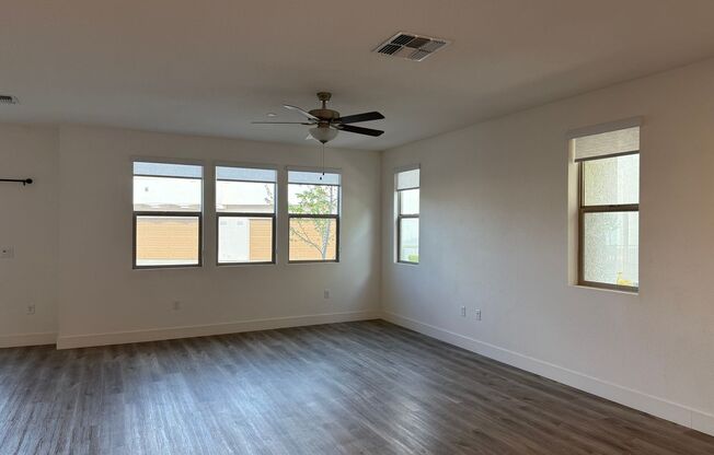 3 beds, 2.5 baths, $2,745, Unit UNIT 23102