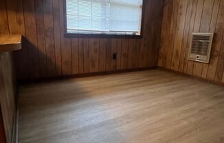 3 beds, 1 bath, $999