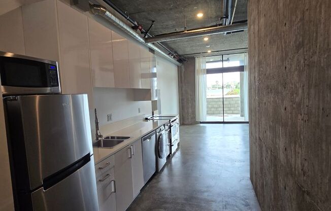 Studio, 1 bath, 500 sqft, $2,595, Unit 10