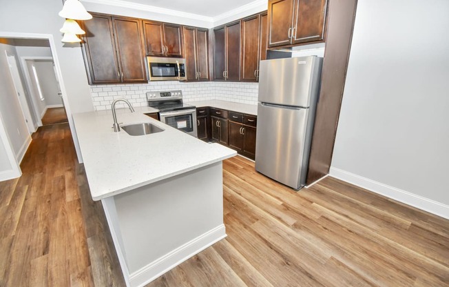 Riverstone Kitchen with Quartz