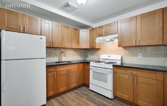 2 beds, 1 bath, $2,600, Unit 1R