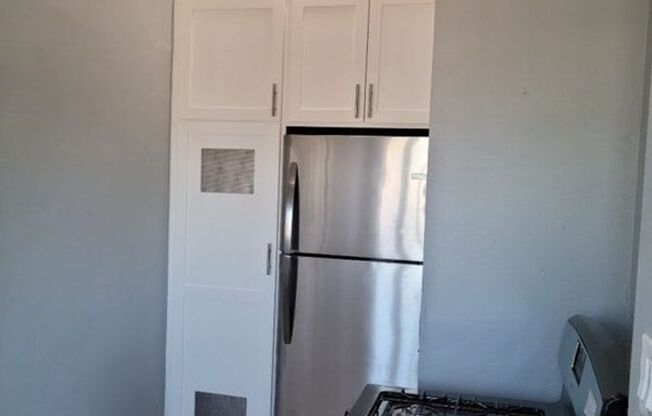 2 beds, 1 bath, $1,995, Unit 5359