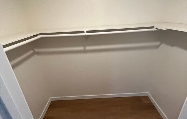 2 beds, 1.5 baths, 900 sqft, $2,550, Unit 75