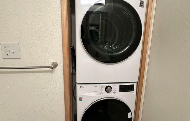 2 beds, 1 bath, 800 sqft, $1,845, Unit Unit 38