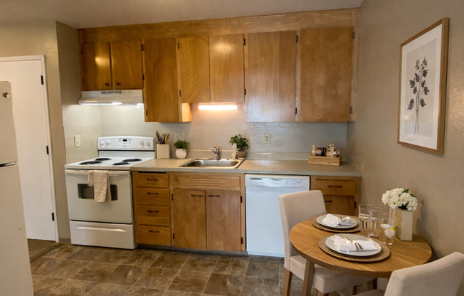 1 bed, 1 bath, 566 sqft, $1,015, Unit 02