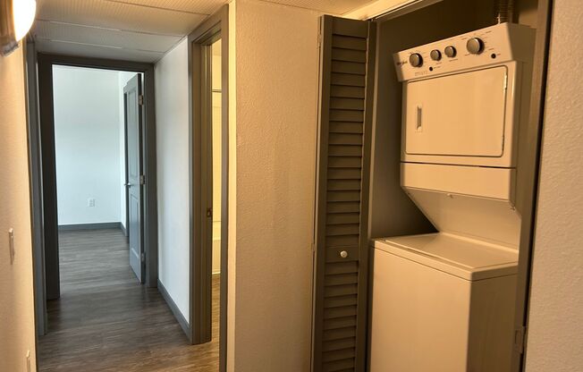 2 beds, 1 bath, 920 sqft, $3,070, Unit D057