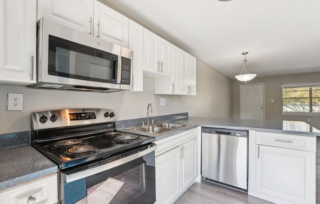 2 beds, 1 bath, 812 sqft, $1,400, Unit 71202