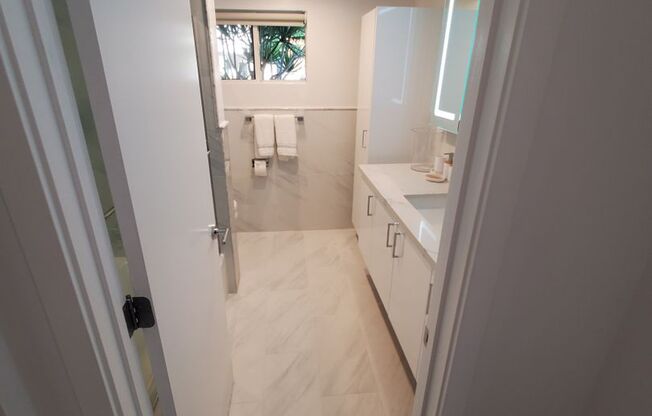 2 beds, 1.5 baths, 948 sqft, $8,500, Unit A103