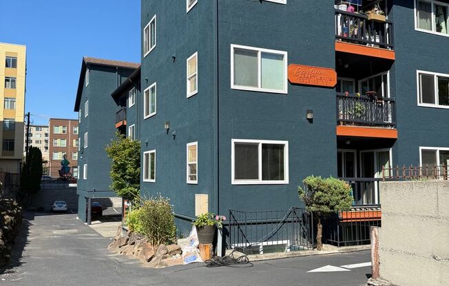 Carlynn Apartments