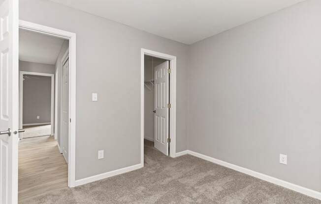 Plush Carpeting at Spring Creek Townhomes, Springfield