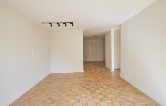 1 bed, 1 bath, 650 sqft, $4,250, Unit 16D