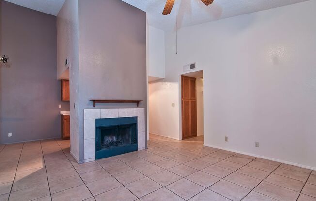 1976 N LEMON TREE LN