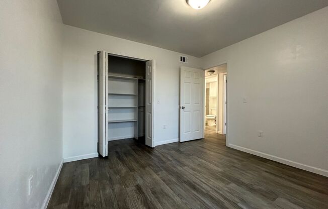 Beautiful remodeled 1 & 2 Bedrooms Available NOW!